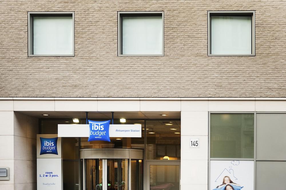 Hotel Ibis Budget Station 2*